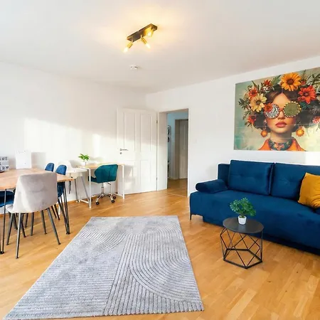 Katies I Near Regensburg - Private Infrared Sauna, Balcony, Bbq & Parking *
