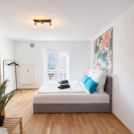 Katies I Near Regensburg - Balcony, Bbq, Private Infrared Sauna & Parking * Nittendorf
